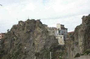 Xtrallusion photo gallery of Italy. Photos, pictures, images and photographs of the Italian Rivieras, the Italian Lakes, the Italian Alps, the Cinque Terre, the Amalfi coast and some of the most beautiful corners of Italy. Plus photos of Italian cities such as Pisa, Milan, Genoa and Rome.